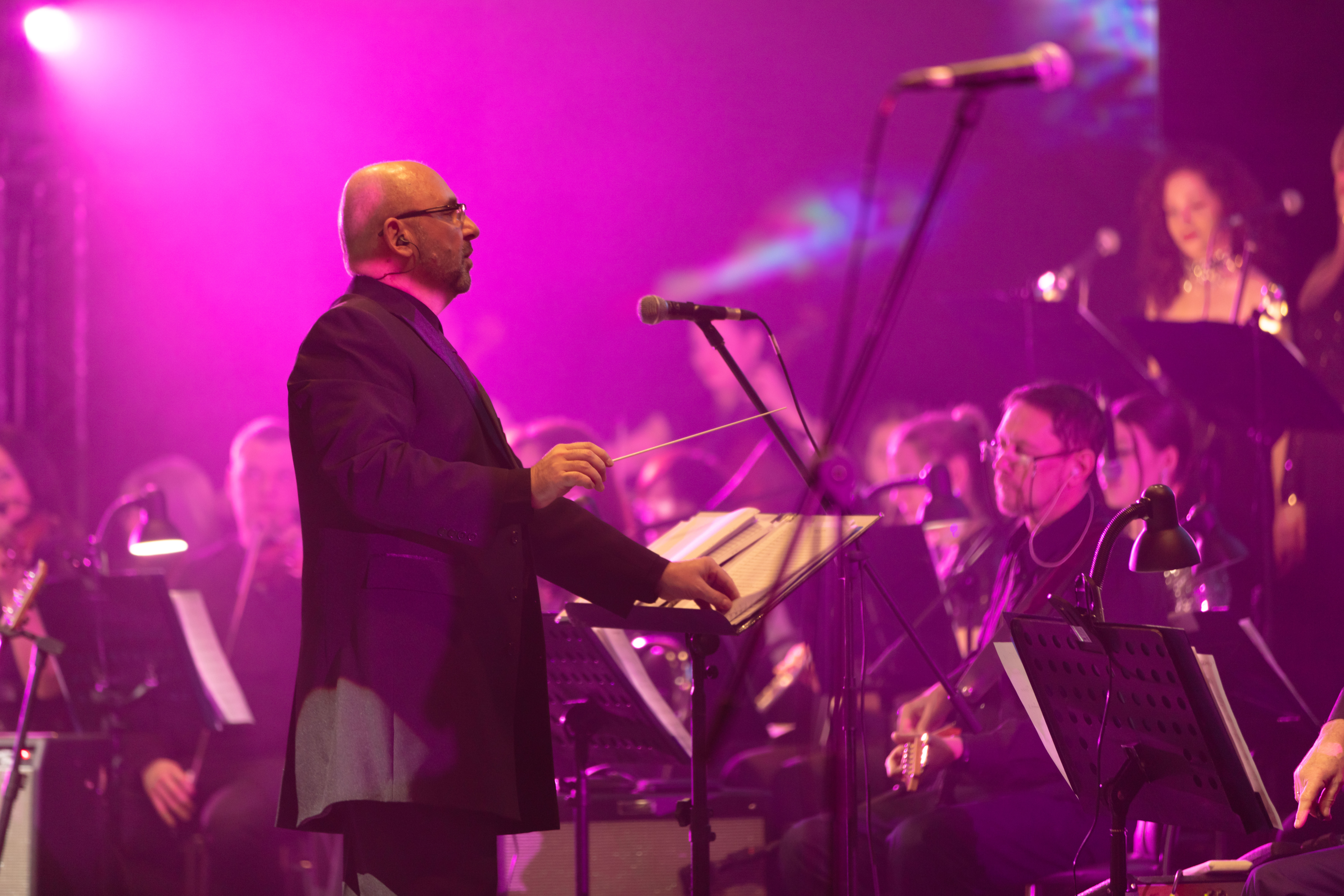 576